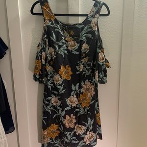 Flower summer dress size small, lightweight